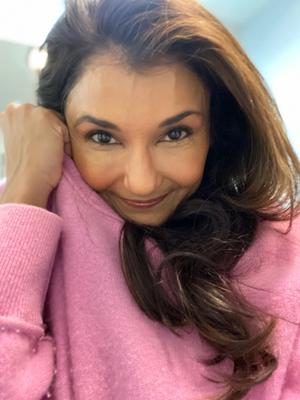 Streamily | Voice Actor Livestream Autograph